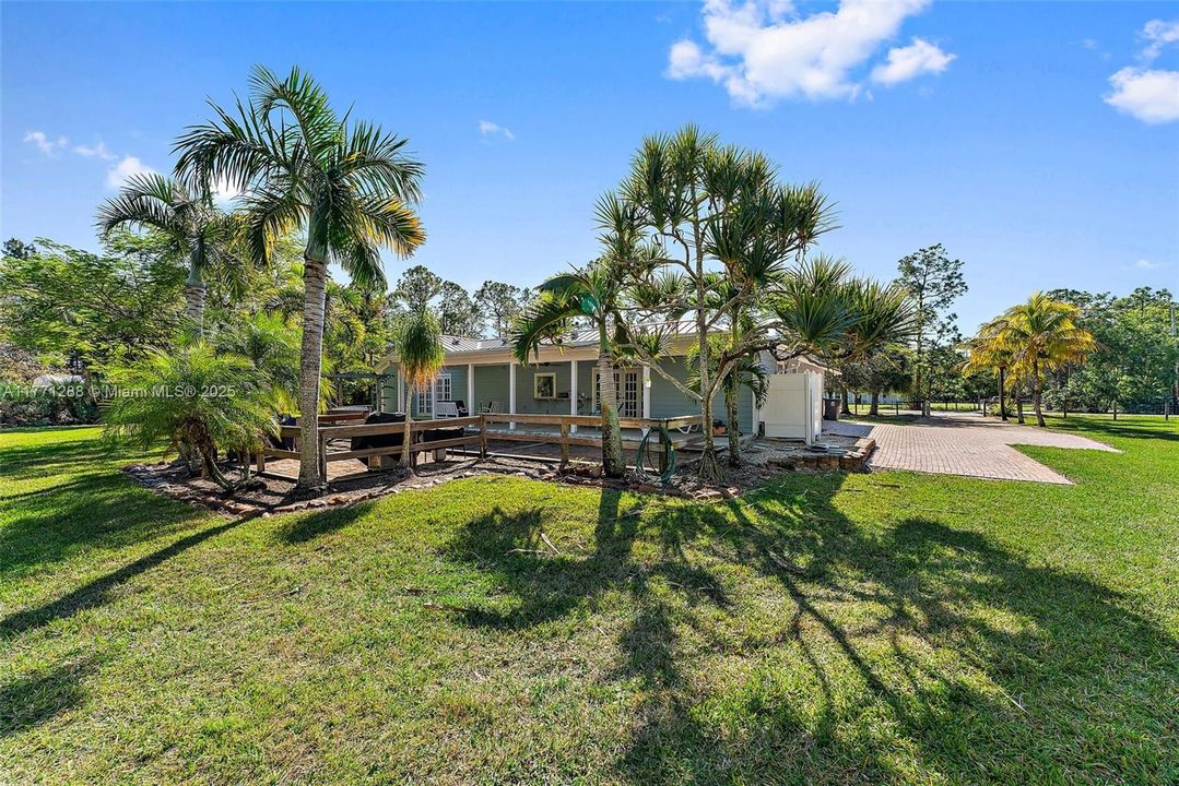 Vendido Recientemente: $775,000 (3 camas, 2 baños, 1789 Pies cuadrados)