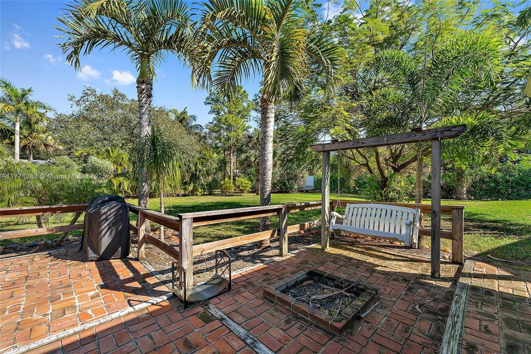 Vendido Recientemente: $775,000 (3 camas, 2 baños, 1789 Pies cuadrados)