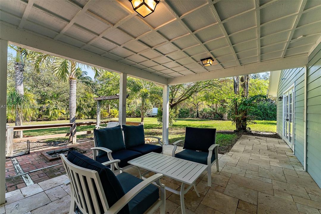 Vendido Recientemente: $775,000 (3 camas, 2 baños, 1789 Pies cuadrados)