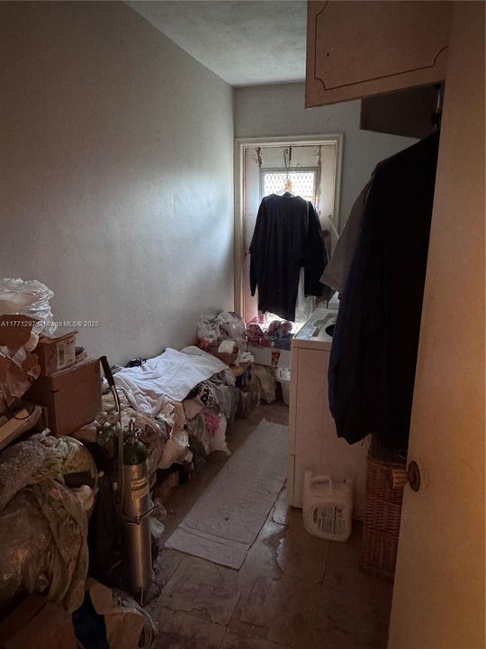 Recently Sold: $419,000 (4 beds, 2 baths, 2114 Square Feet)