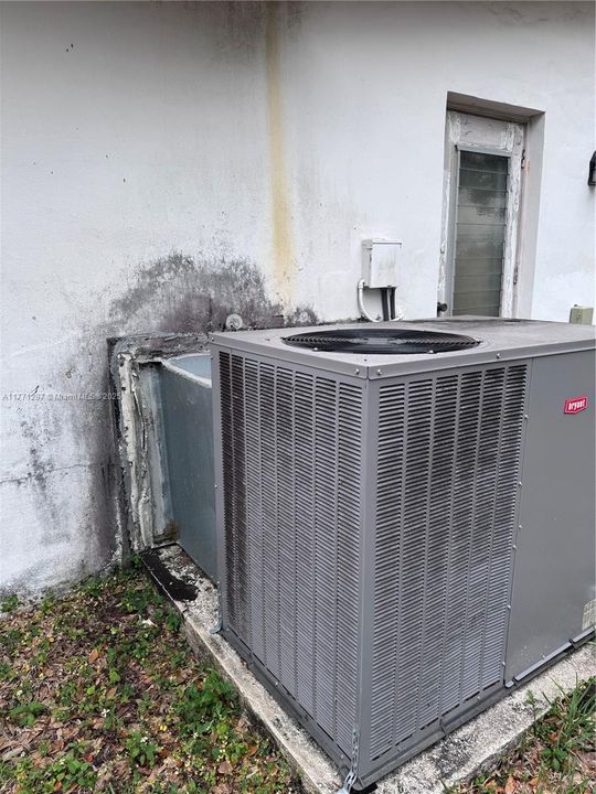 Recently Sold: $419,000 (4 beds, 2 baths, 2114 Square Feet)