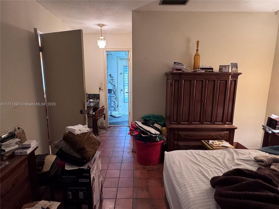 Recently Sold: $419,000 (4 beds, 2 baths, 2114 Square Feet)