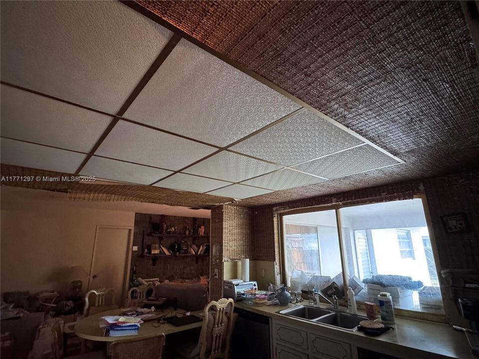 Recently Sold: $419,000 (4 beds, 2 baths, 2114 Square Feet)