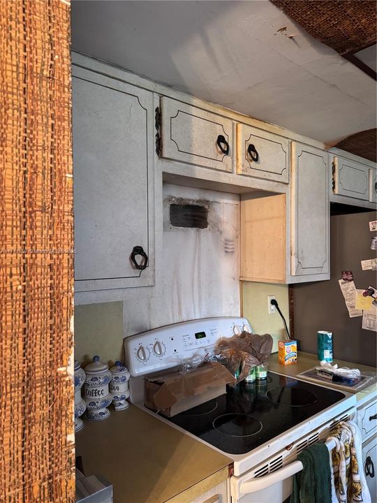 Recently Sold: $419,000 (4 beds, 2 baths, 2114 Square Feet)