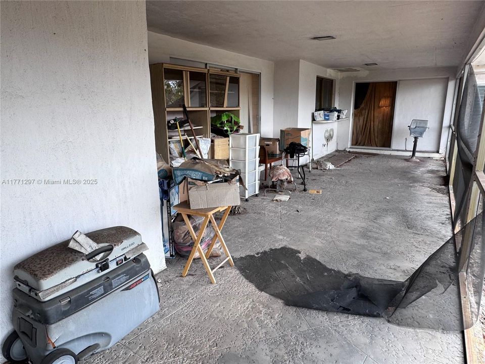 Recently Sold: $419,000 (4 beds, 2 baths, 2114 Square Feet)