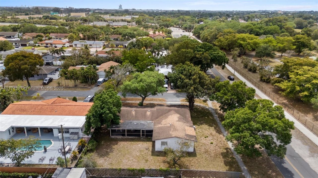 Recently Sold: $419,000 (4 beds, 2 baths, 2114 Square Feet)