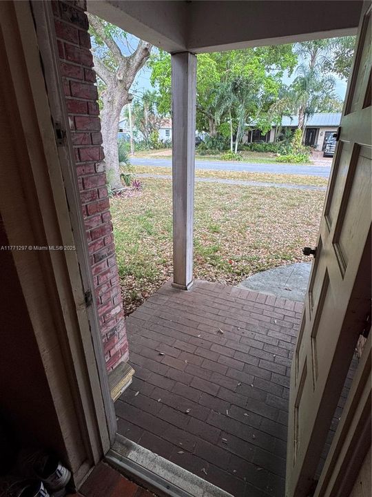 Recently Sold: $419,000 (4 beds, 2 baths, 2114 Square Feet)