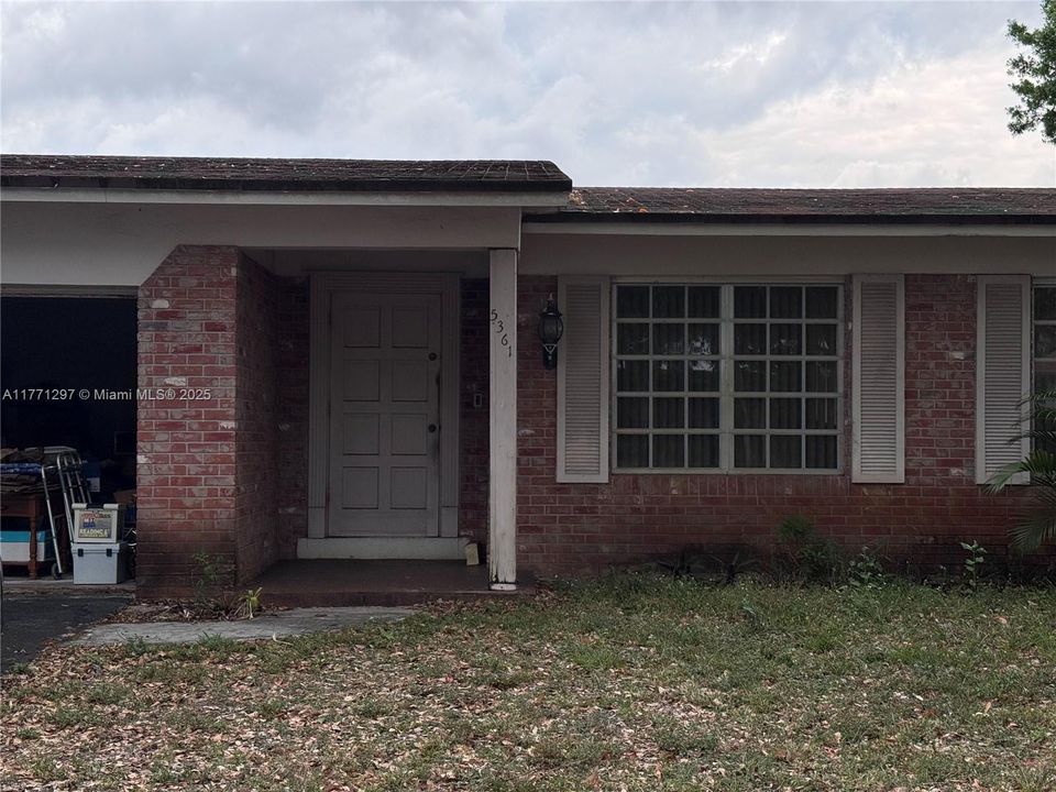 Recently Sold: $419,000 (4 beds, 2 baths, 2114 Square Feet)