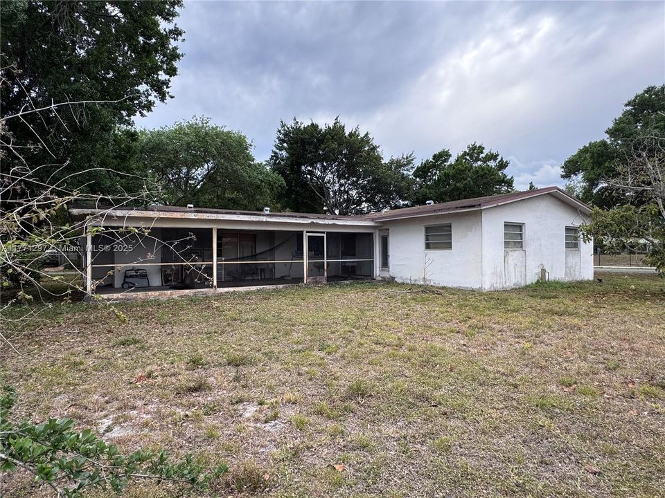 Recently Sold: $419,000 (4 beds, 2 baths, 2114 Square Feet)