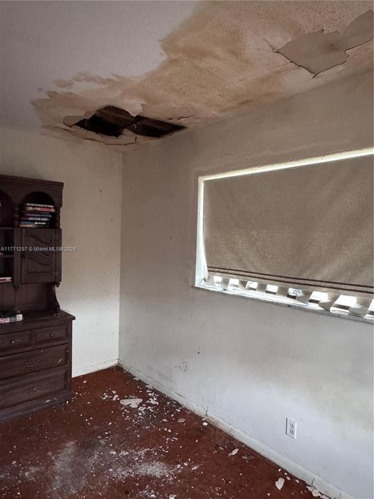 Recently Sold: $419,000 (4 beds, 2 baths, 2114 Square Feet)