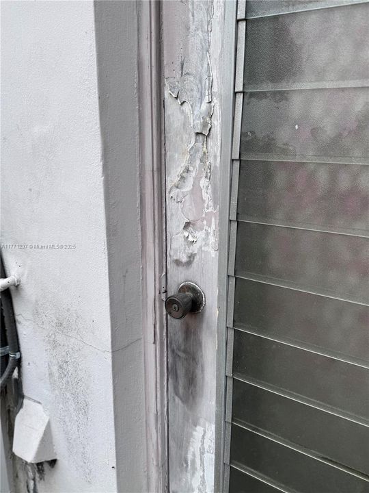 Recently Sold: $419,000 (4 beds, 2 baths, 2114 Square Feet)