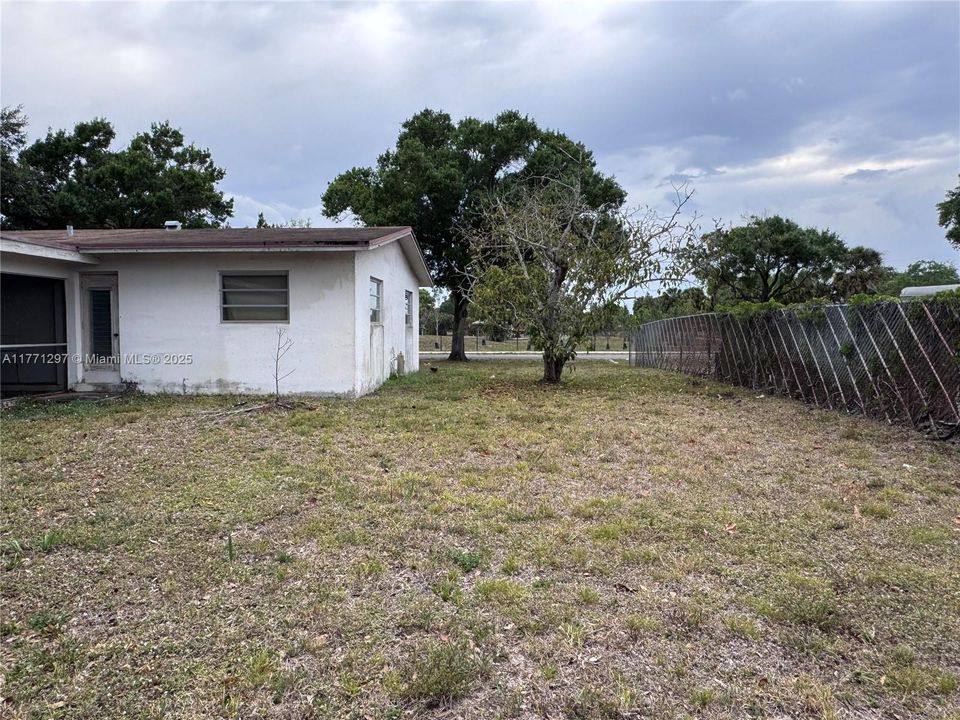 Recently Sold: $419,000 (4 beds, 2 baths, 2114 Square Feet)