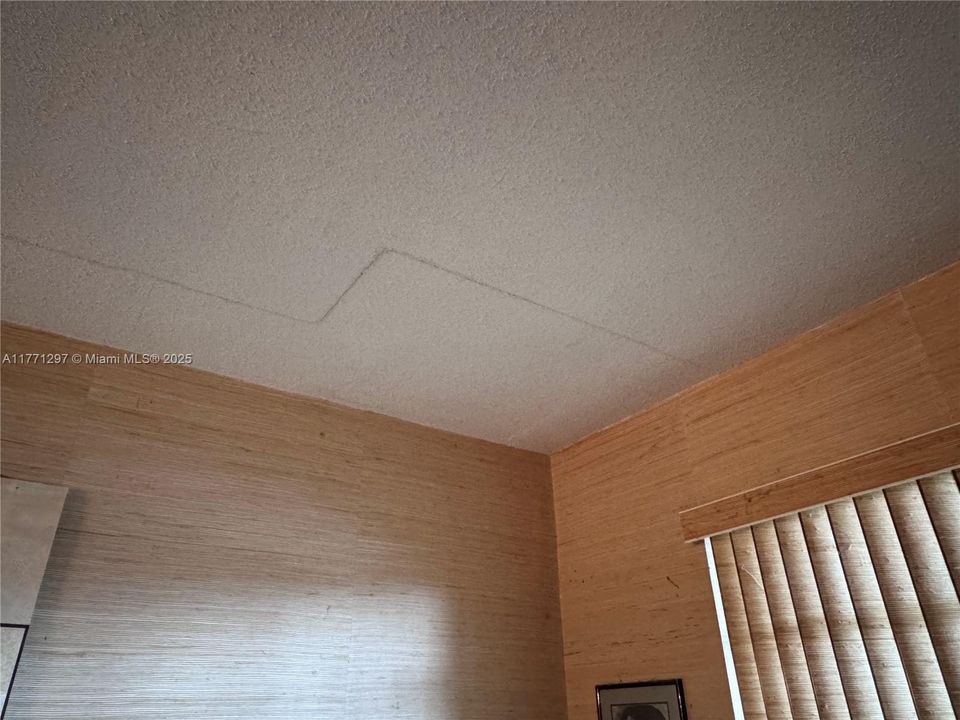 Recently Sold: $419,000 (4 beds, 2 baths, 2114 Square Feet)