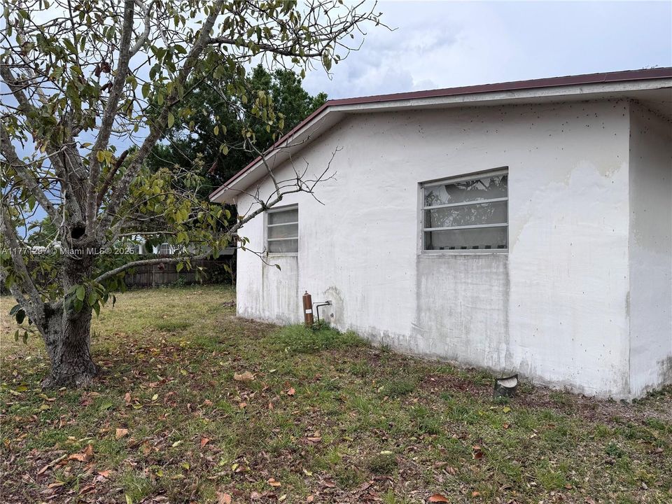 Recently Sold: $419,000 (4 beds, 2 baths, 2114 Square Feet)