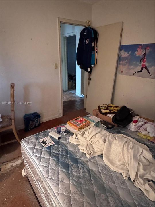 Recently Sold: $419,000 (4 beds, 2 baths, 2114 Square Feet)