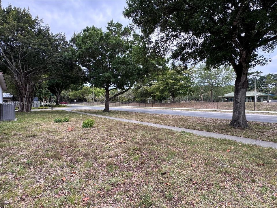 Recently Sold: $419,000 (4 beds, 2 baths, 2114 Square Feet)