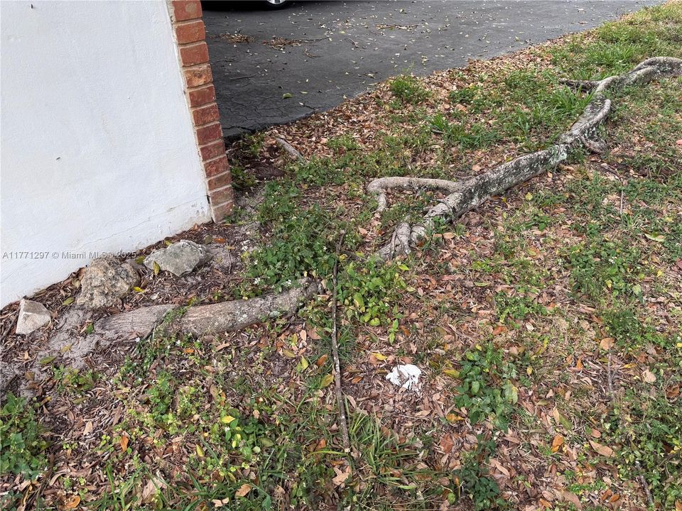 Recently Sold: $419,000 (4 beds, 2 baths, 2114 Square Feet)