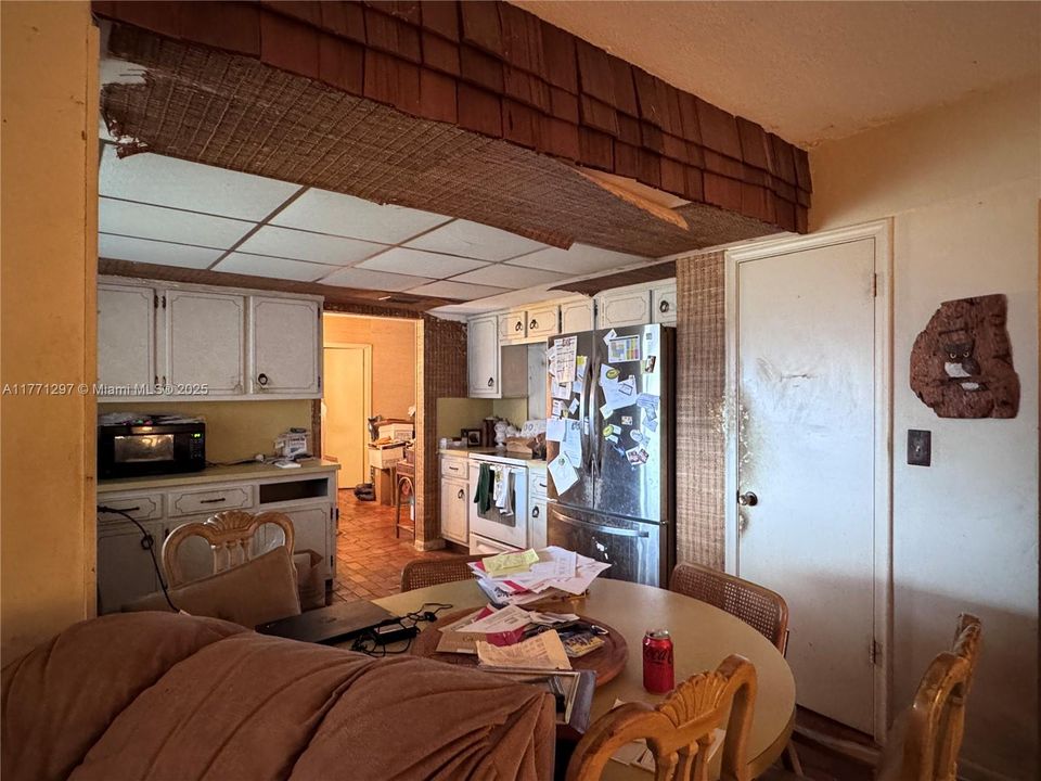 Recently Sold: $419,000 (4 beds, 2 baths, 2114 Square Feet)