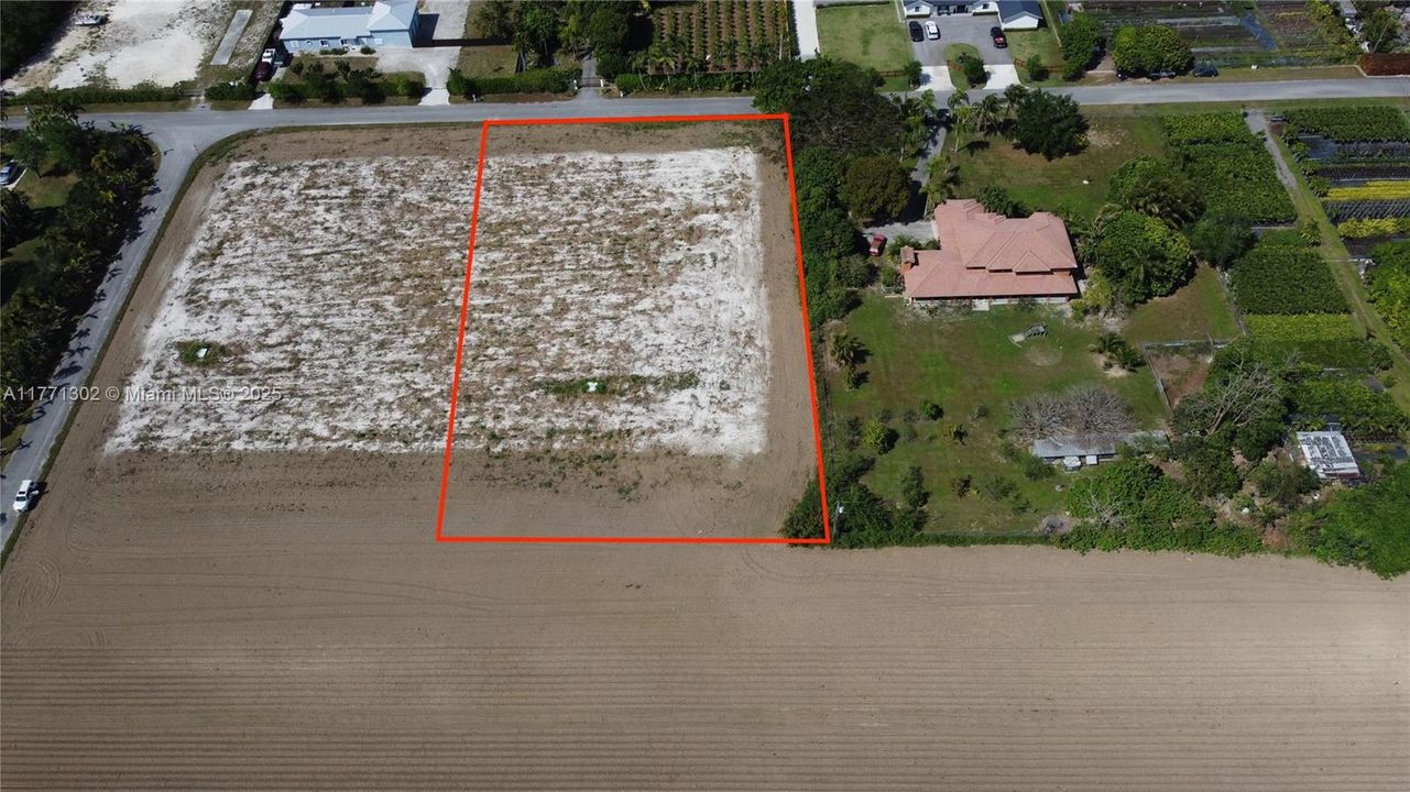 待售: $540,000 (1.25 acres)