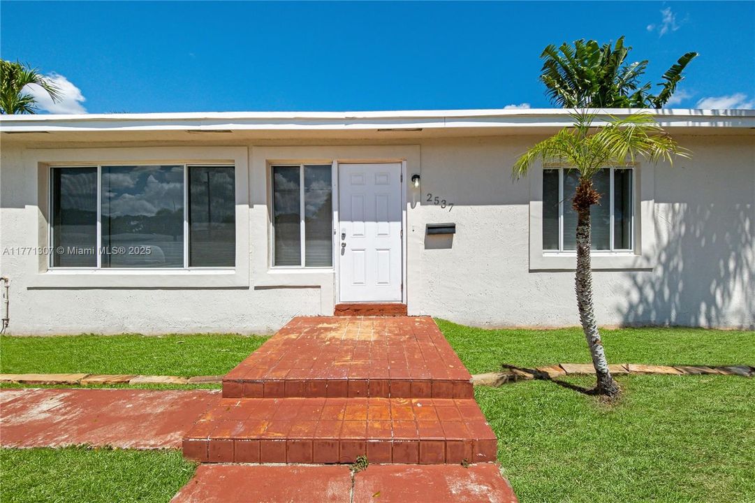 Vendido Recientemente: $450,000 (2 camas, 1 baños, 1260 Pies cuadrados)