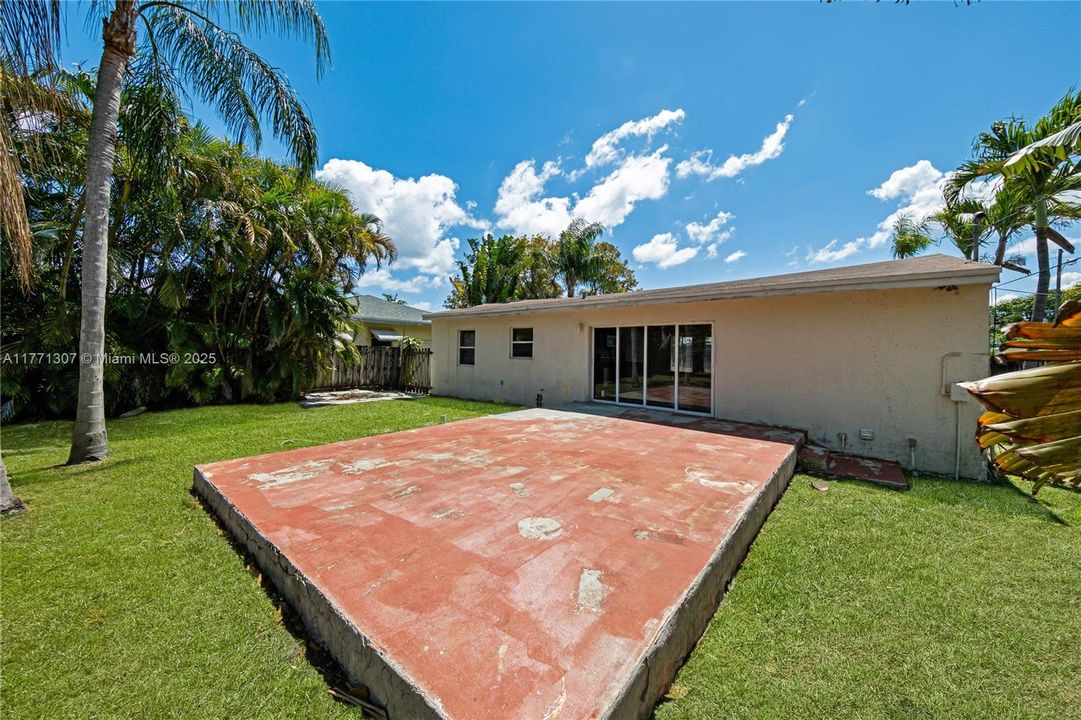 Vendido Recientemente: $450,000 (2 camas, 1 baños, 1260 Pies cuadrados)