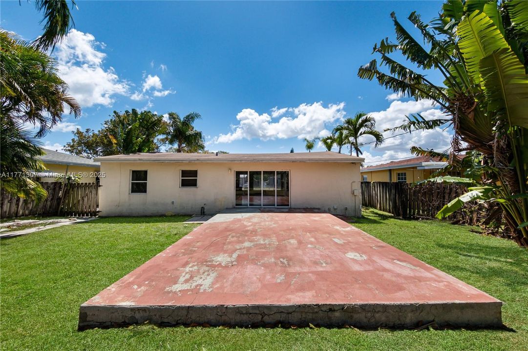 Vendido Recientemente: $450,000 (2 camas, 1 baños, 1260 Pies cuadrados)