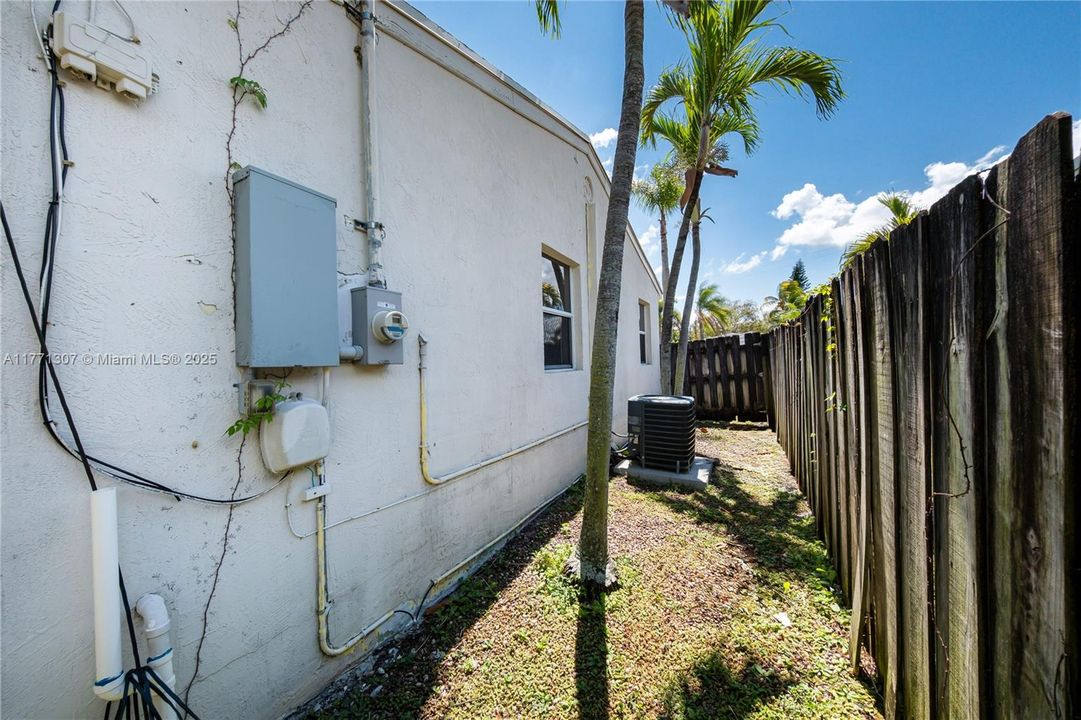 Vendido Recientemente: $450,000 (2 camas, 1 baños, 1260 Pies cuadrados)