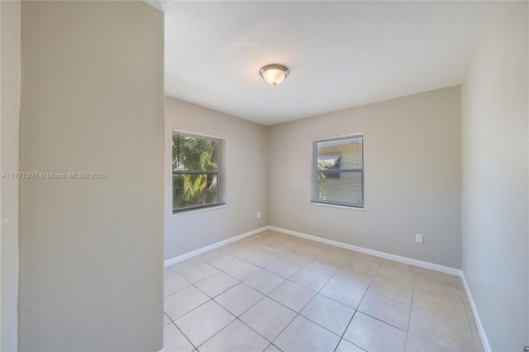 Vendido Recientemente: $450,000 (2 camas, 1 baños, 1260 Pies cuadrados)