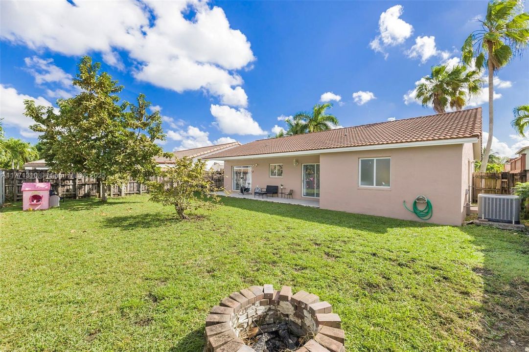 Recently Sold: $599,900 (3 beds, 2 baths, 1472 Square Feet)