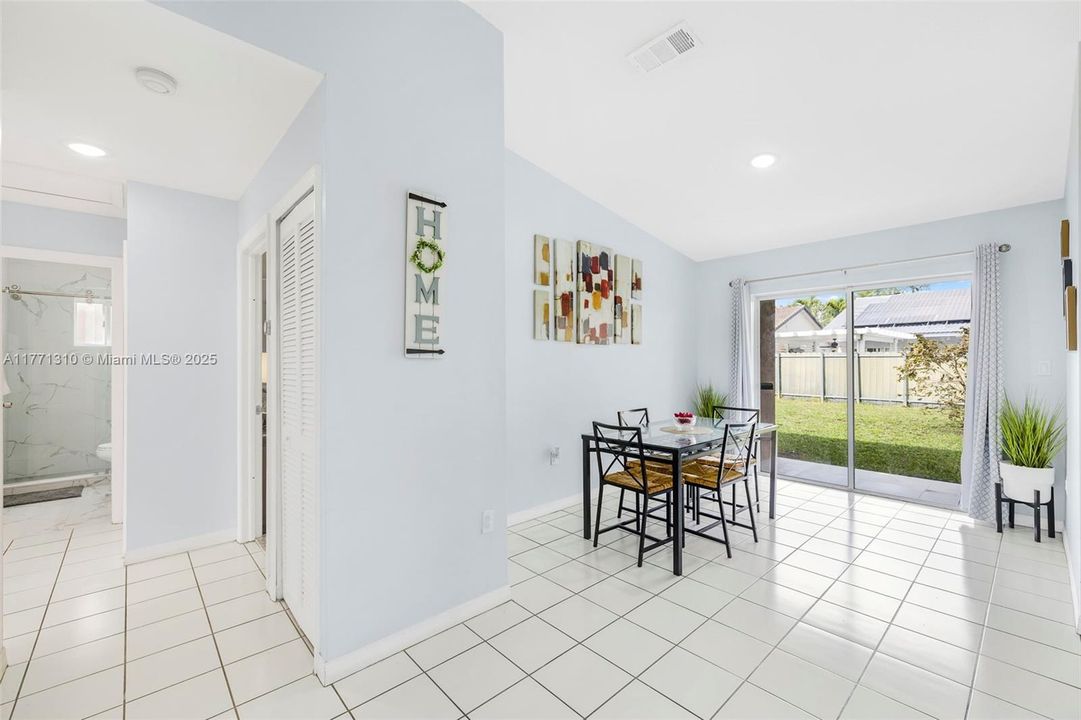 Recently Sold: $599,900 (3 beds, 2 baths, 1472 Square Feet)