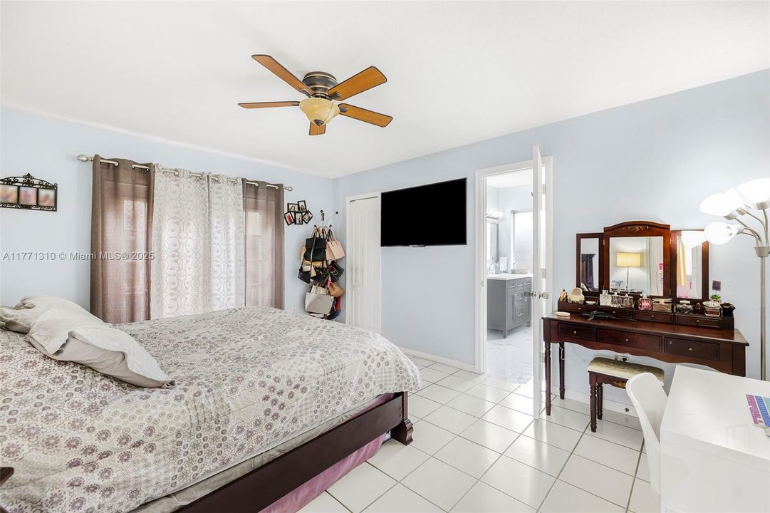 Recently Sold: $599,900 (3 beds, 2 baths, 1472 Square Feet)