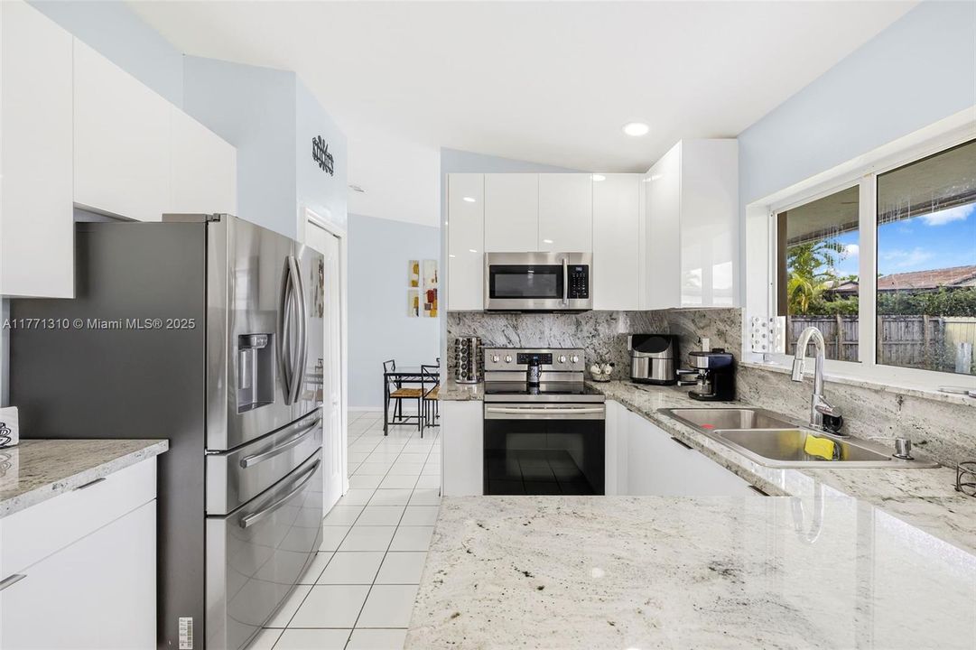 Recently Sold: $599,900 (3 beds, 2 baths, 1472 Square Feet)