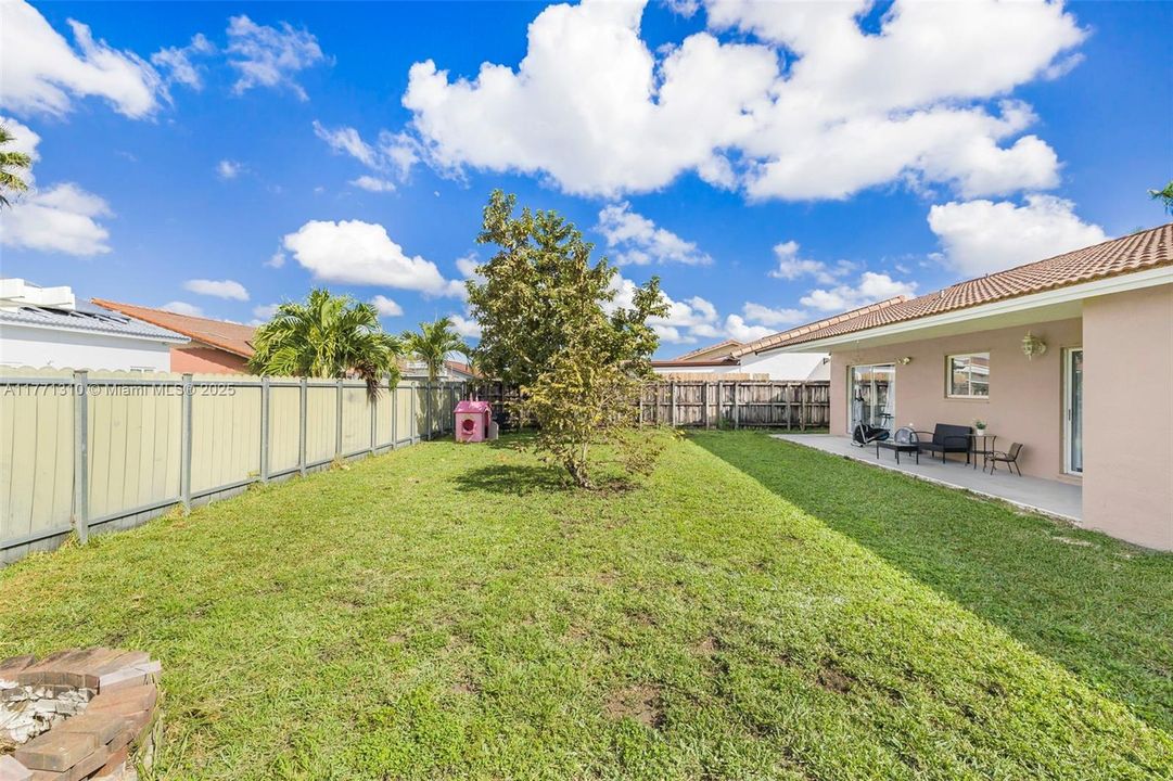 Recently Sold: $599,900 (3 beds, 2 baths, 1472 Square Feet)