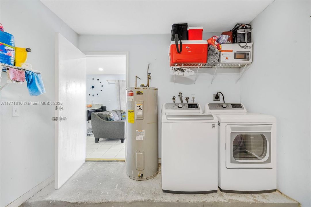 Recently Sold: $599,900 (3 beds, 2 baths, 1472 Square Feet)