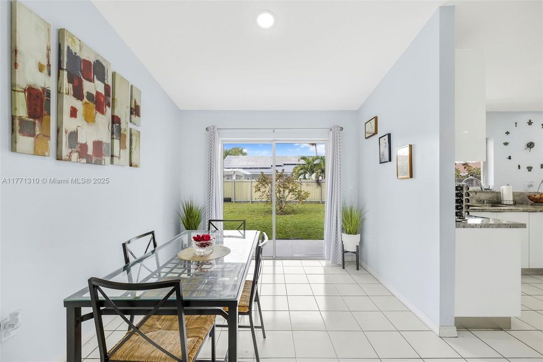 Recently Sold: $599,900 (3 beds, 2 baths, 1472 Square Feet)