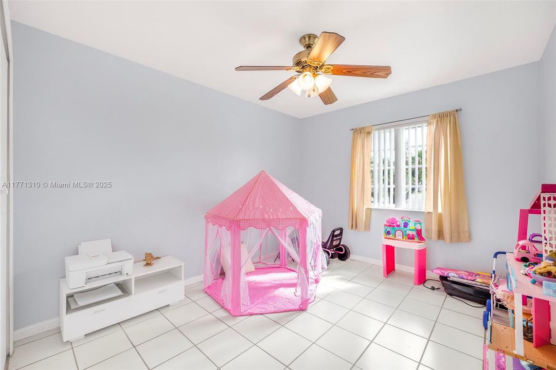 Recently Sold: $599,900 (3 beds, 2 baths, 1472 Square Feet)