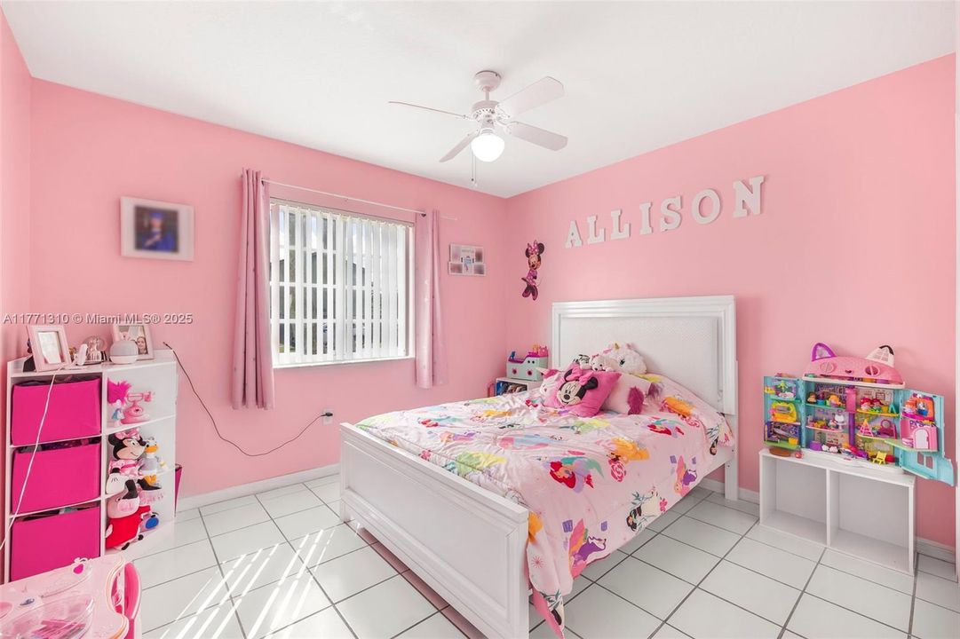 Recently Sold: $599,900 (3 beds, 2 baths, 1472 Square Feet)