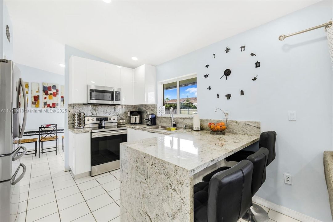 Recently Sold: $599,900 (3 beds, 2 baths, 1472 Square Feet)