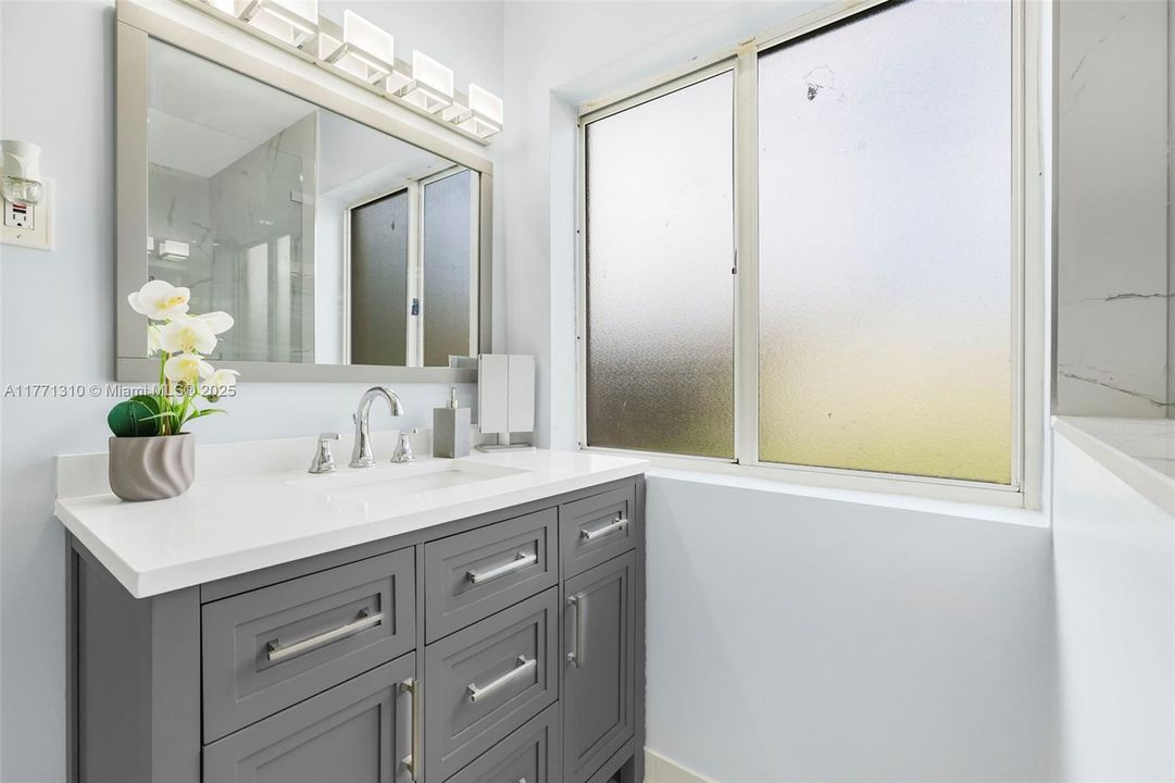 Recently Sold: $599,900 (3 beds, 2 baths, 1472 Square Feet)