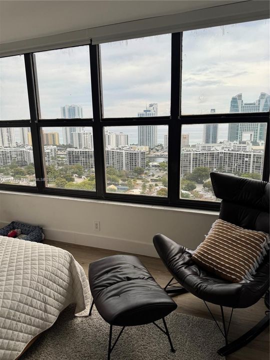 最近租的: $3,100 (2 贝兹, 2 浴室, 1580 平方英尺)