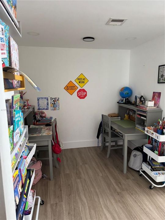 最近租的: $3,100 (2 贝兹, 2 浴室, 1580 平方英尺)