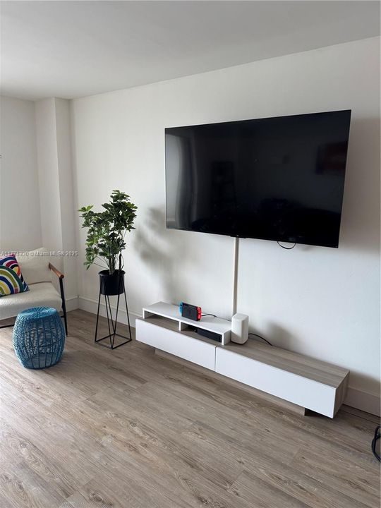 最近租的: $3,100 (2 贝兹, 2 浴室, 1580 平方英尺)