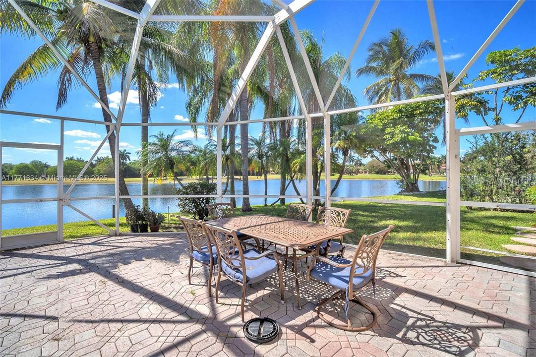 Recently Sold: $1,275,000 (5 beds, 4 baths, 3659 Square Feet)