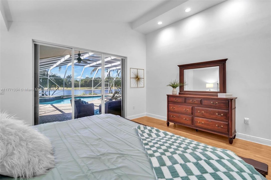 Recently Sold: $1,275,000 (5 beds, 4 baths, 3659 Square Feet)