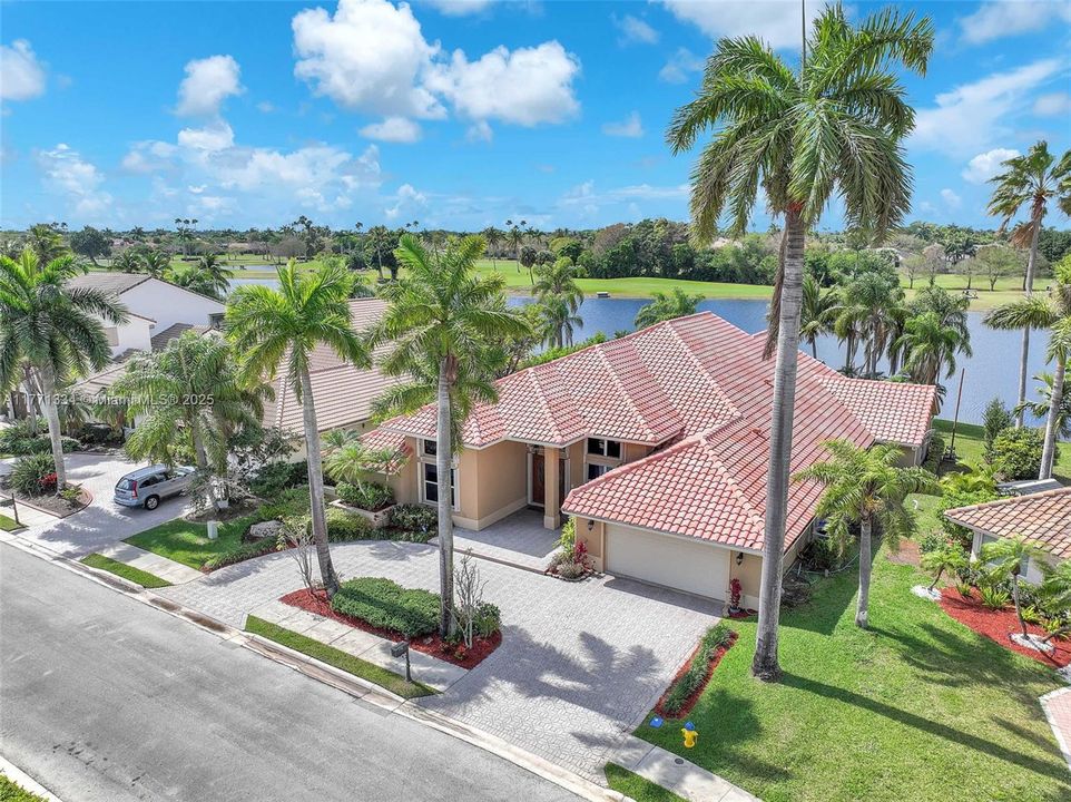 Recently Sold: $1,275,000 (5 beds, 4 baths, 3659 Square Feet)