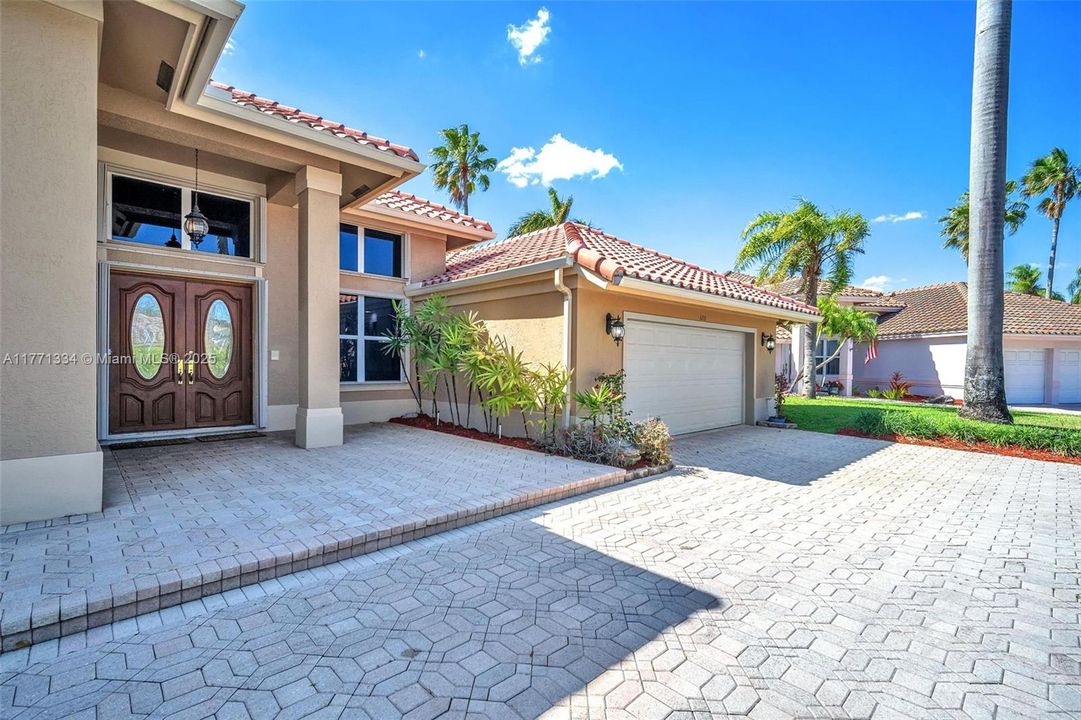 Recently Sold: $1,275,000 (5 beds, 4 baths, 3659 Square Feet)