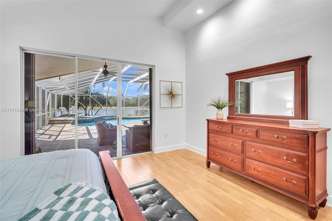 Recently Sold: $1,275,000 (5 beds, 4 baths, 3659 Square Feet)