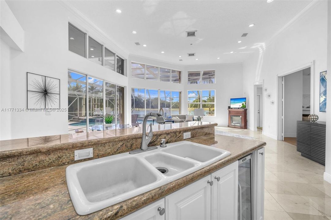 Recently Sold: $1,275,000 (5 beds, 4 baths, 3659 Square Feet)