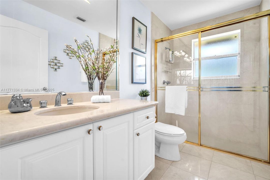 Recently Sold: $1,275,000 (5 beds, 4 baths, 3659 Square Feet)