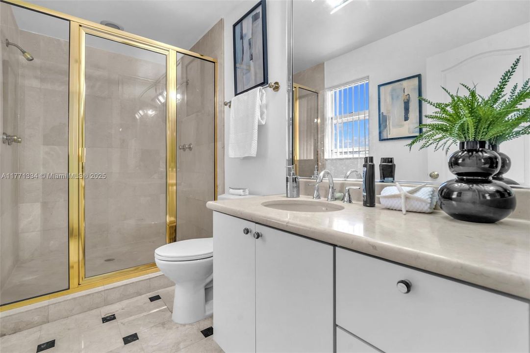 Recently Sold: $1,275,000 (5 beds, 4 baths, 3659 Square Feet)